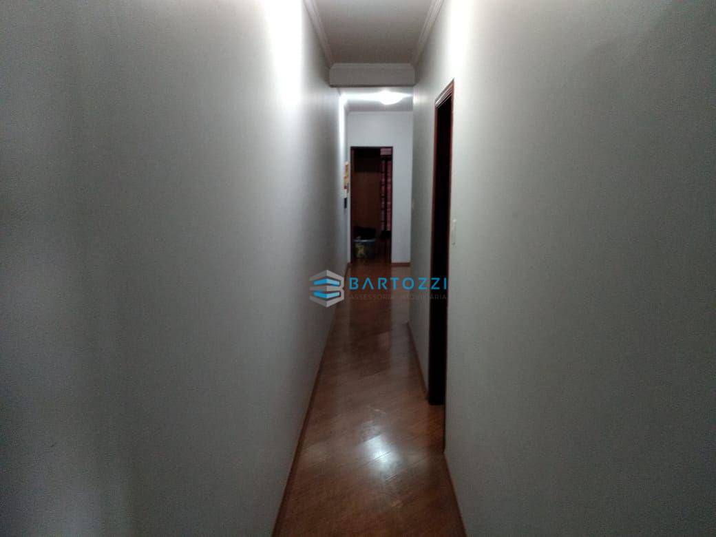 Sobrado à venda com 3 quartos, 198m² - Foto 3