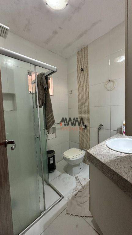 Casa à venda com 3 quartos, 226m² - Foto 8
