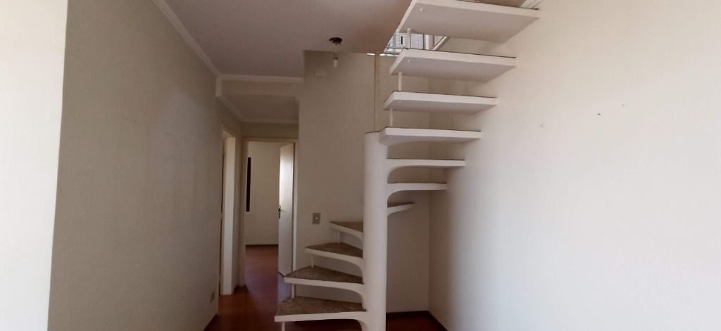 Apartamento para alugar com 3 quartos, 140m² - Foto 16