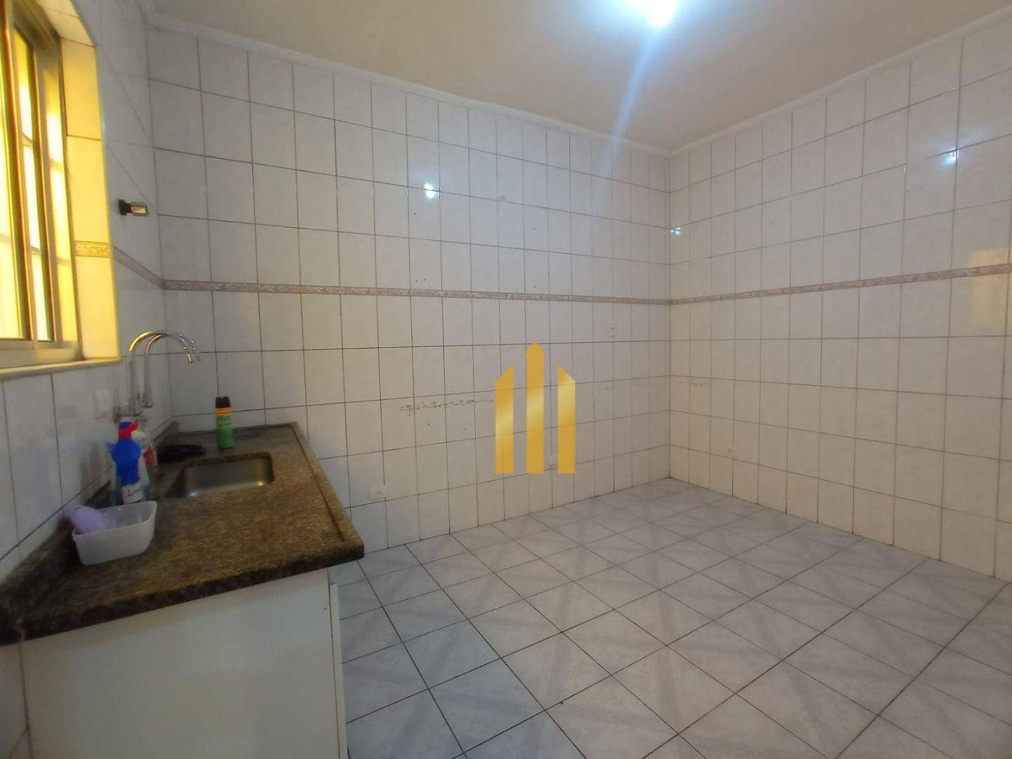 Casa para alugar com 2 quartos, 80m² - Foto 5