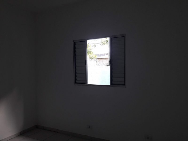 Casa à venda com 2 quartos, 65m² - Foto 4