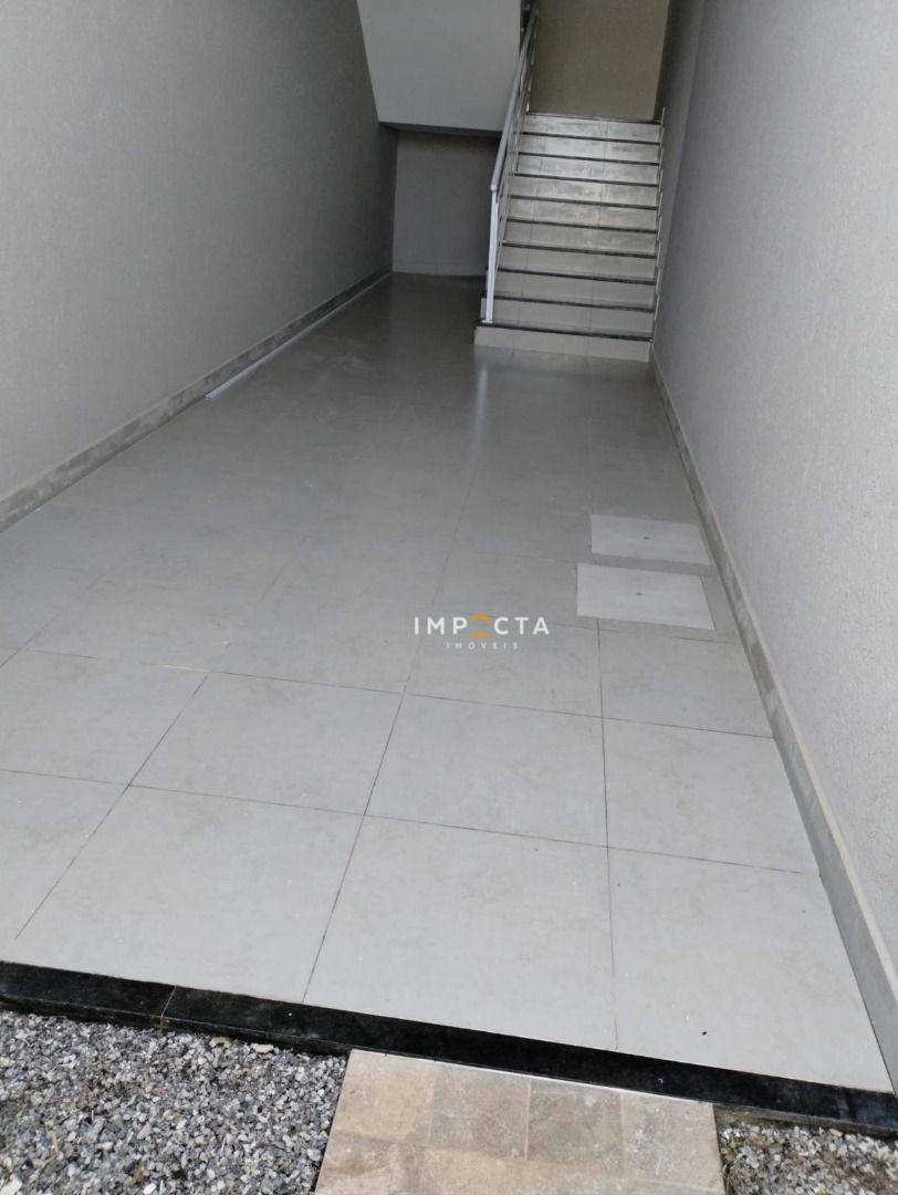 Casa à venda com 3 quartos, 180m² - Foto 2