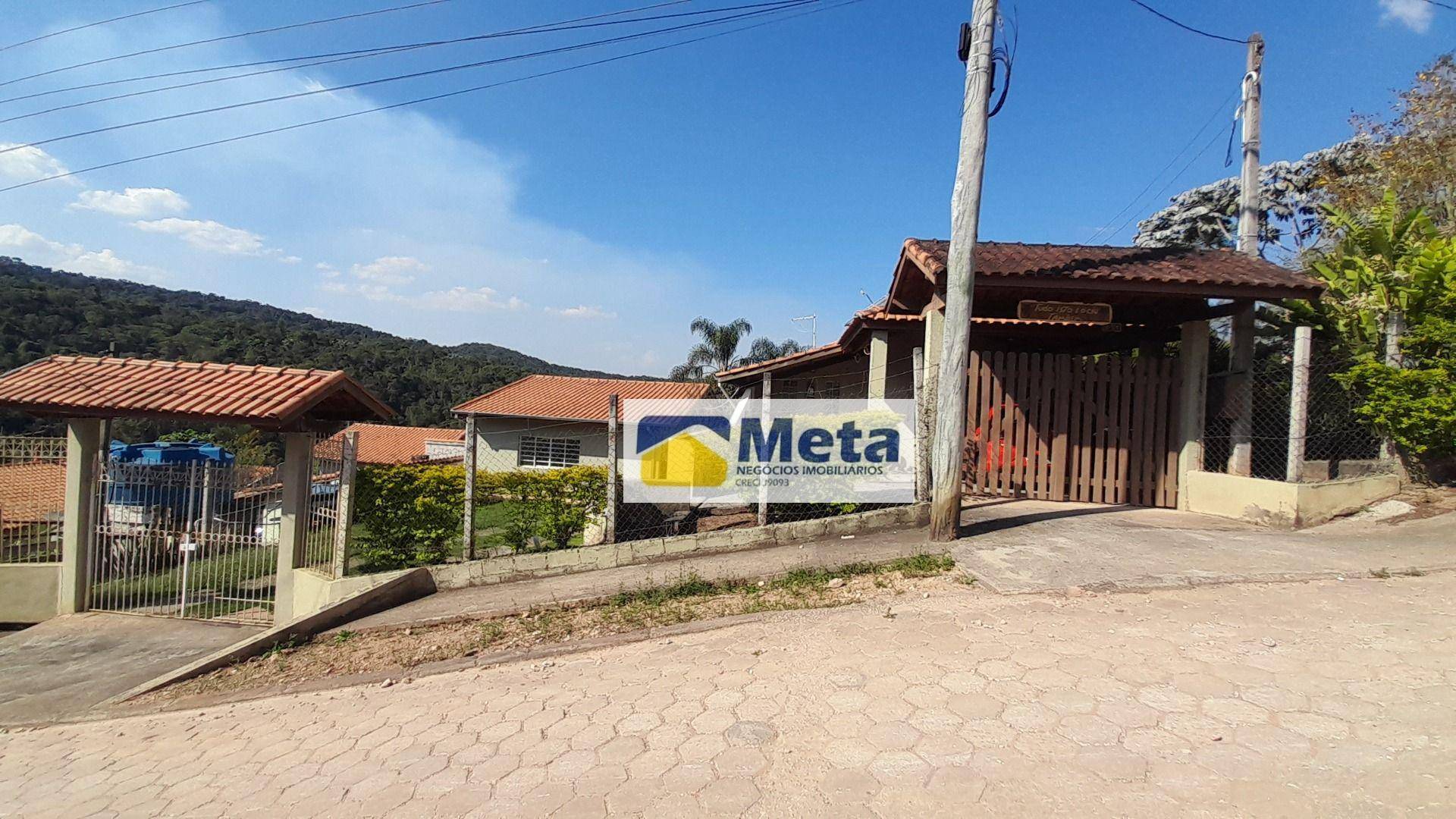 Chácara, 3 quartos, 3673 m² - Foto 1