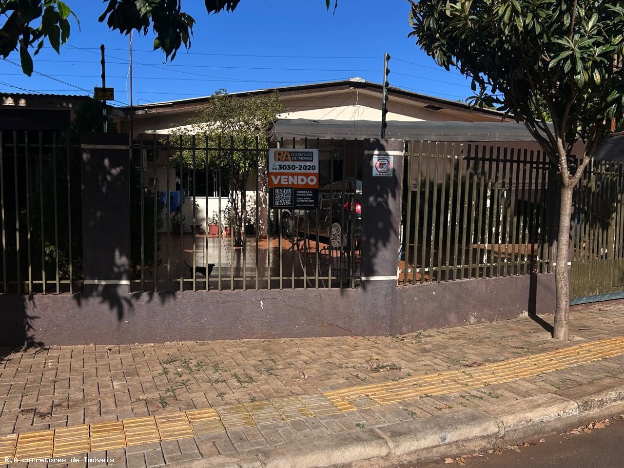 Casa à venda com 3 quartos, 323m² - Foto 1