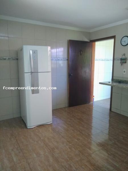 Casa à venda com 3 quartos, 220m² - Foto 4