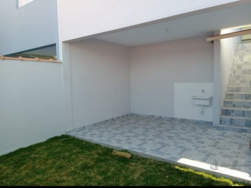 Casa à venda com 2 quartos, 80m² - Foto 6