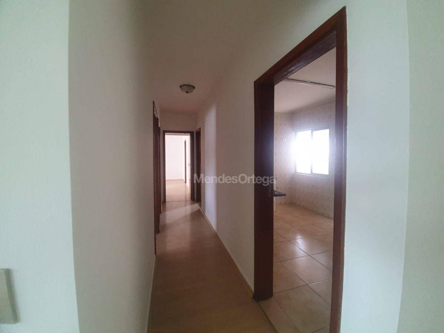 Apartamento para alugar com 3 quartos, 130m² - Foto 18