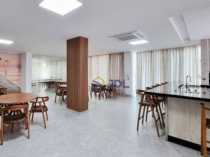 Apartamento à venda com 4 quartos, 193m² - Foto 8