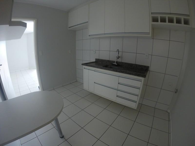 Apartamento para alugar com 2 quartos, 68m² - Foto 5