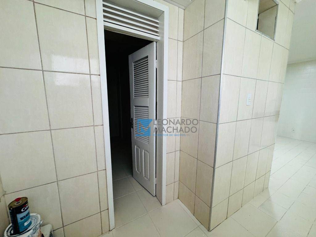 Apartamento à venda com 4 quartos, 140m² - Foto 13