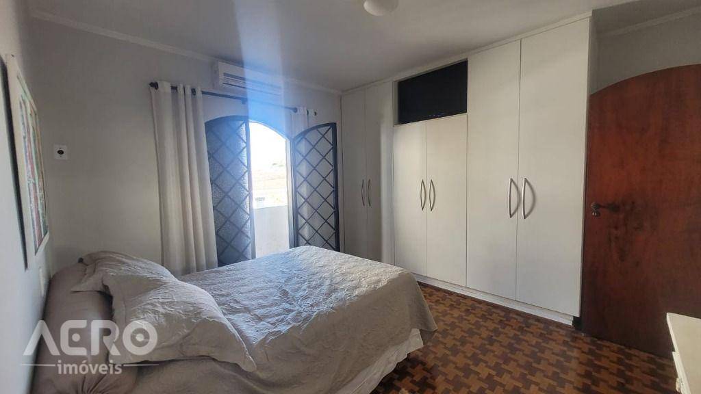 Casa à venda com 4 quartos, 229m² - Foto 29