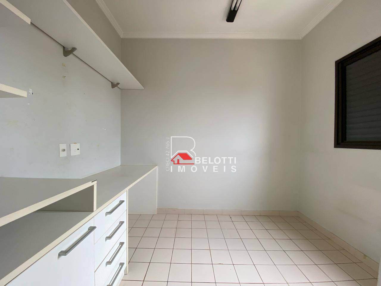 Apartamento à venda com 3 quartos, 194m² - Foto 4