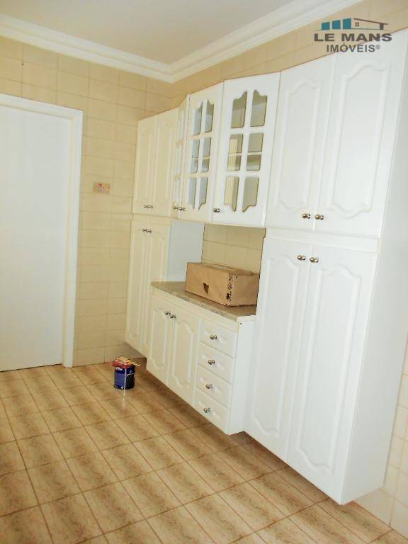 Apartamento à venda com 3 quartos, 120m² - Foto 2