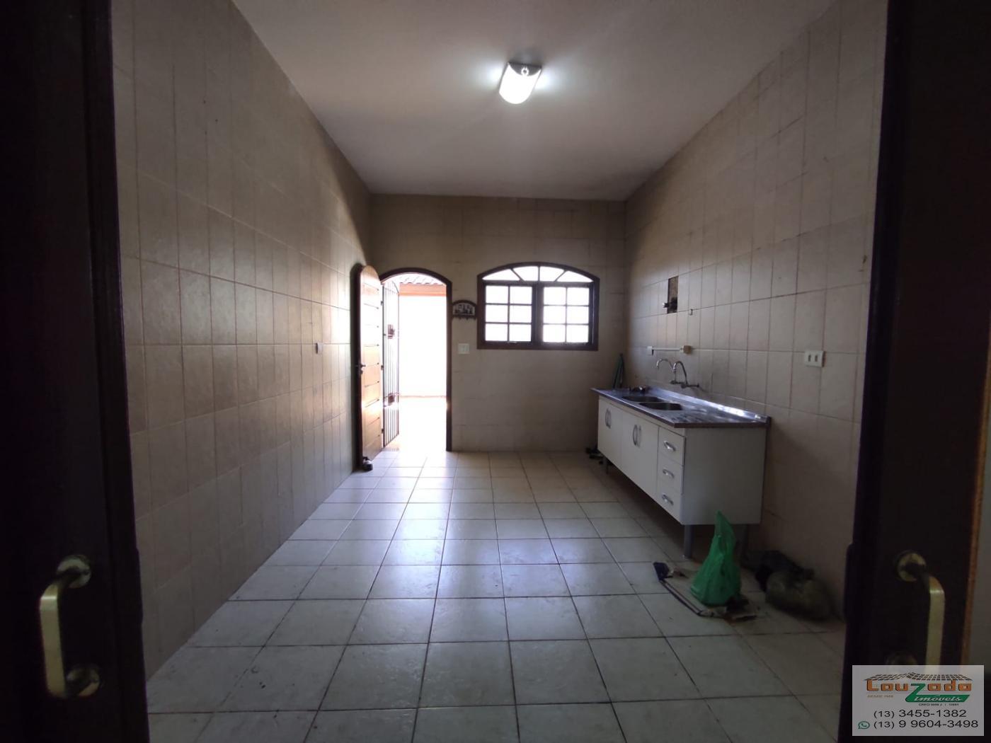 Casa para alugar com 3 quartos, 250m² - Foto 18