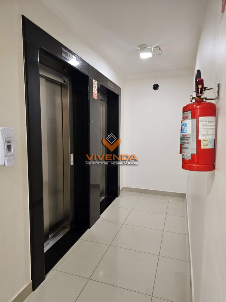 Apartamento à venda com 2 quartos, 70m² - Foto 4