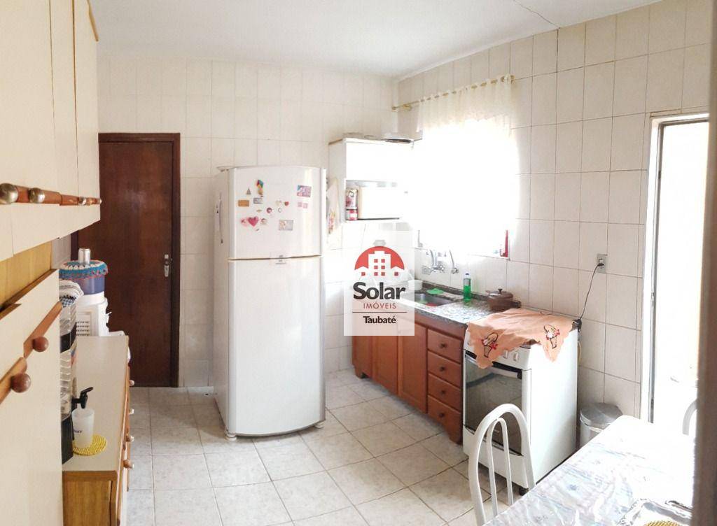 Casa à venda com 2 quartos, 80m² - Foto 4