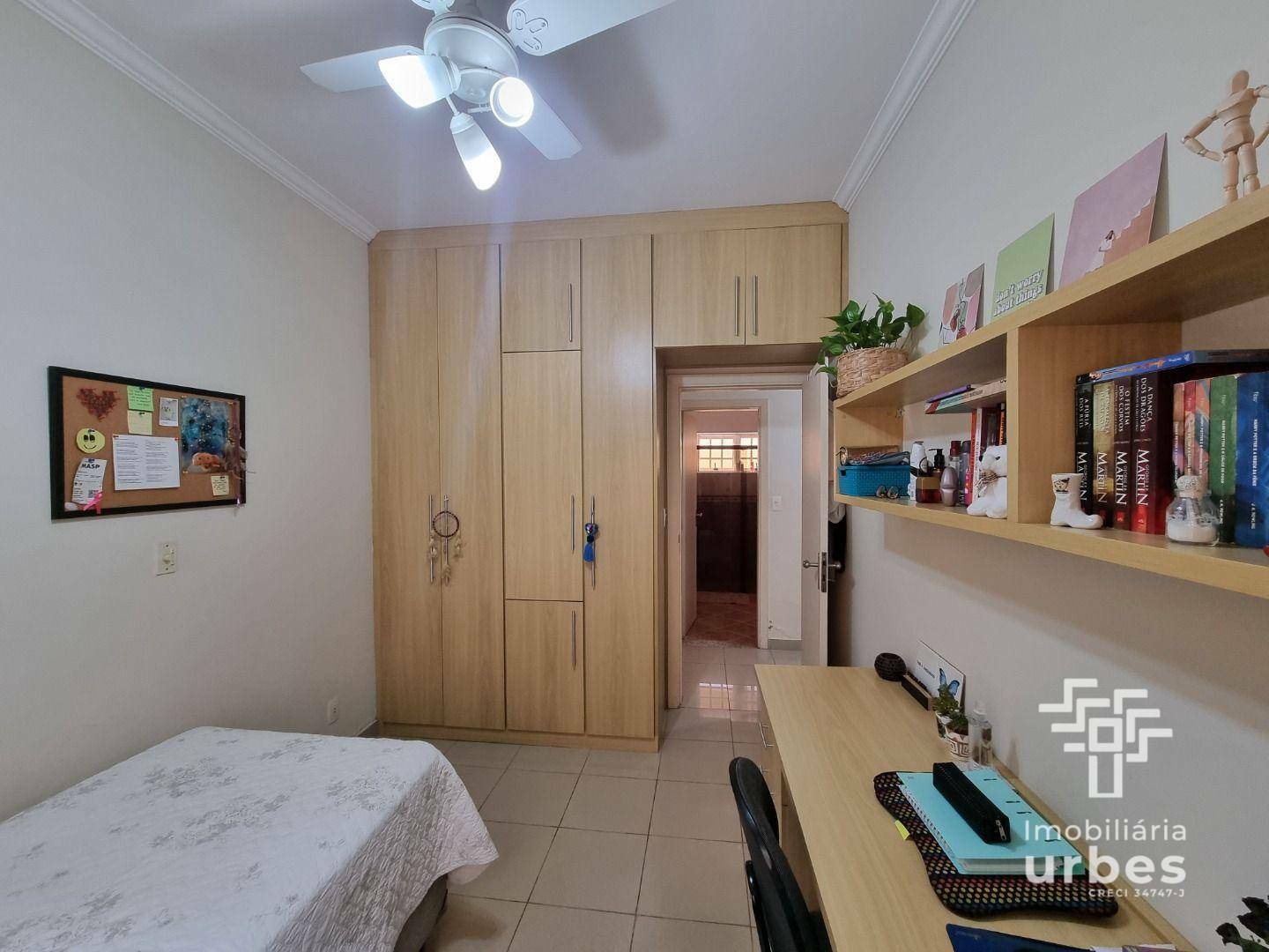 Casa à venda com 4 quartos, 196m² - Foto 14