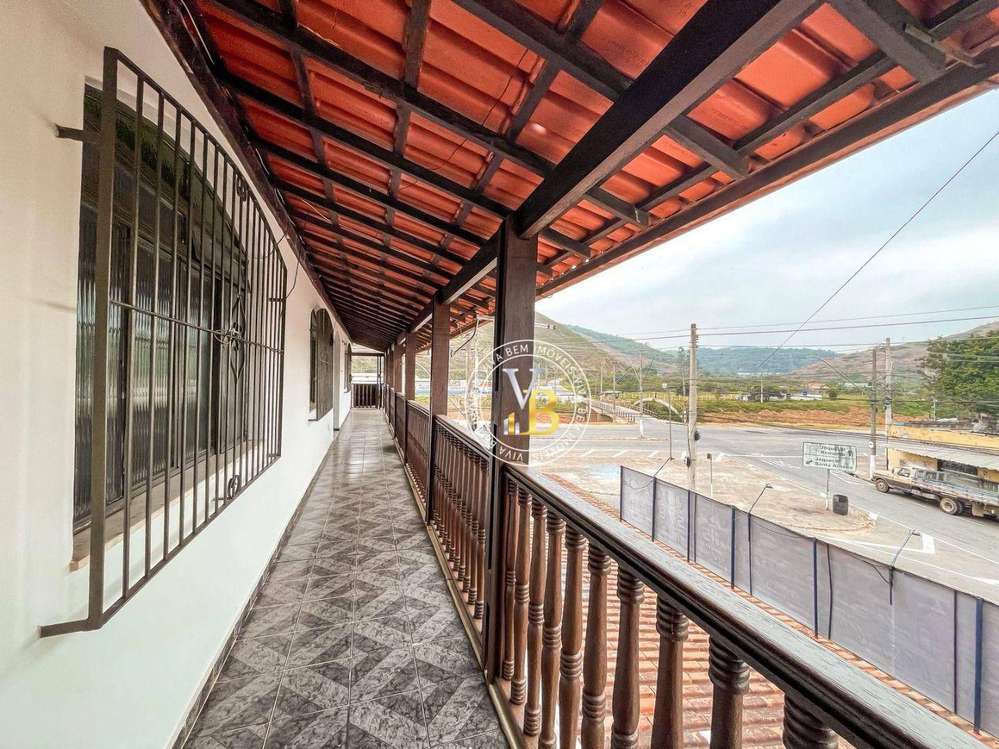 Casa para alugar com 4 quartos, 240m² - Foto 6