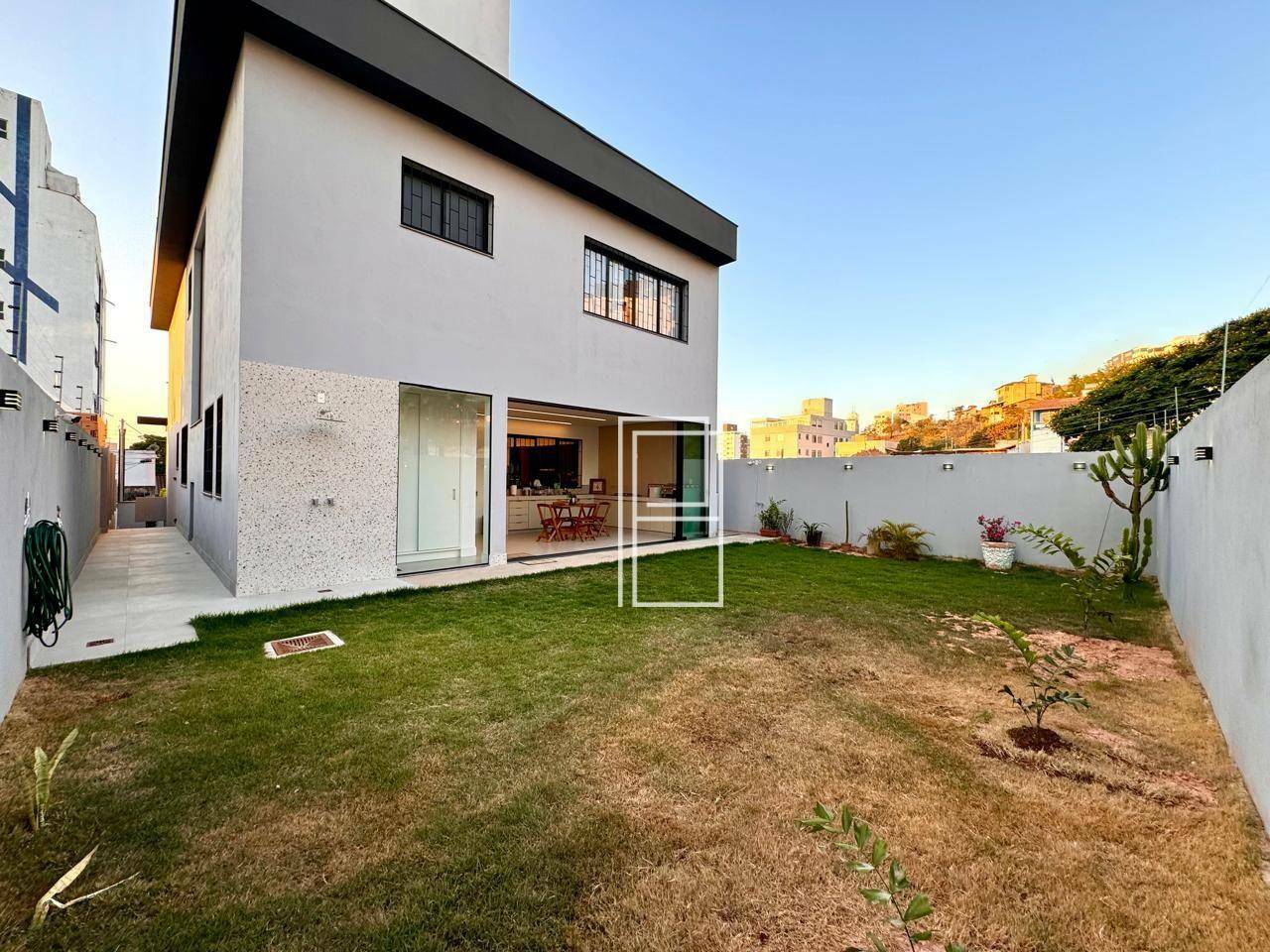 Casa à venda com 3 quartos, 410m² - Foto 15