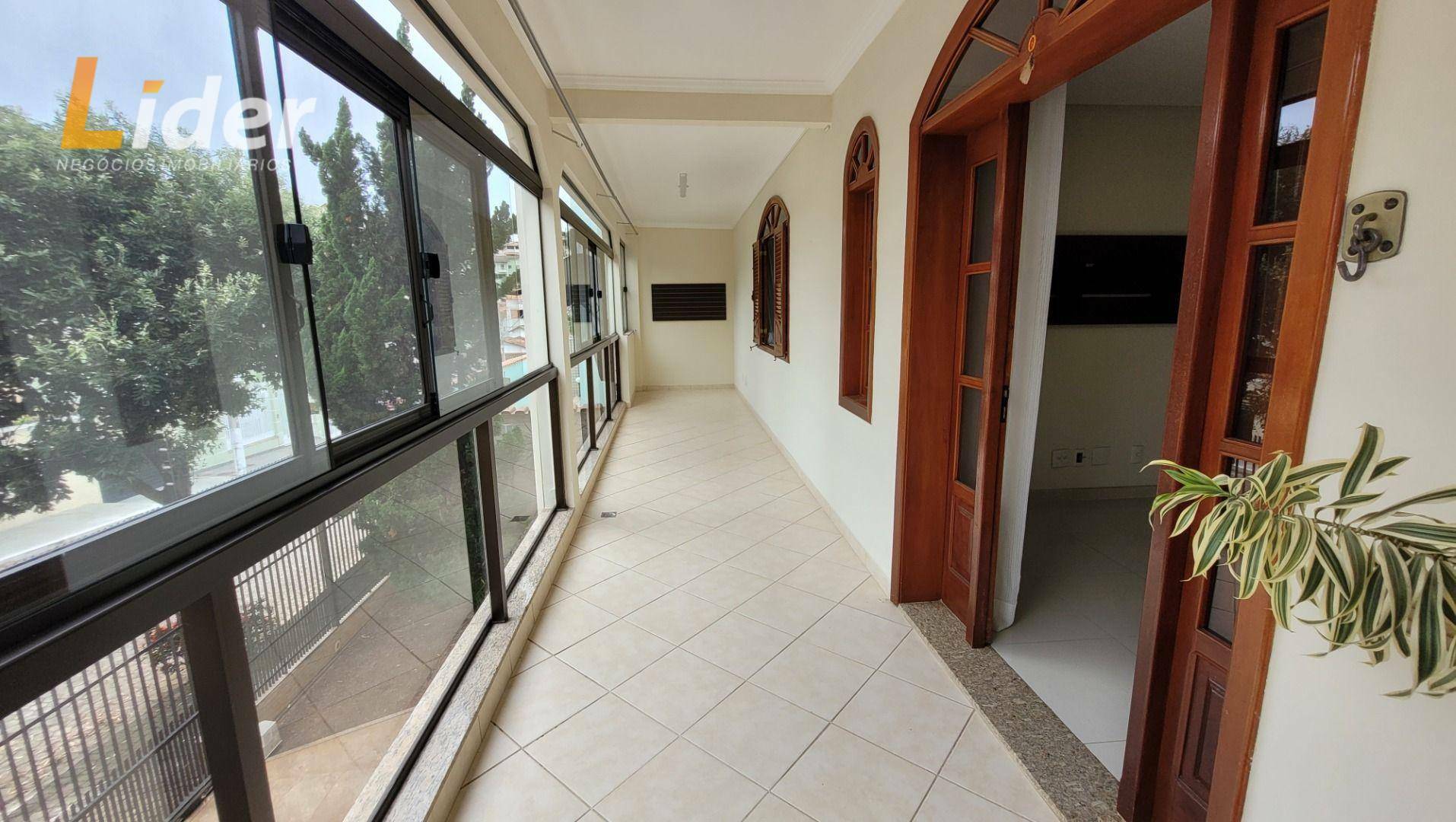 Casa à venda com 4 quartos, 279m² - Foto 9