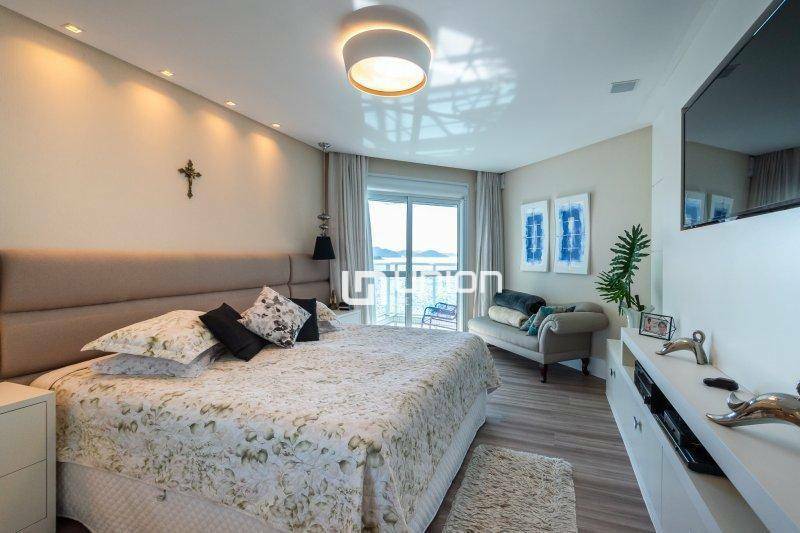 Apartamento à venda com 4 quartos, 232m² - Foto 17