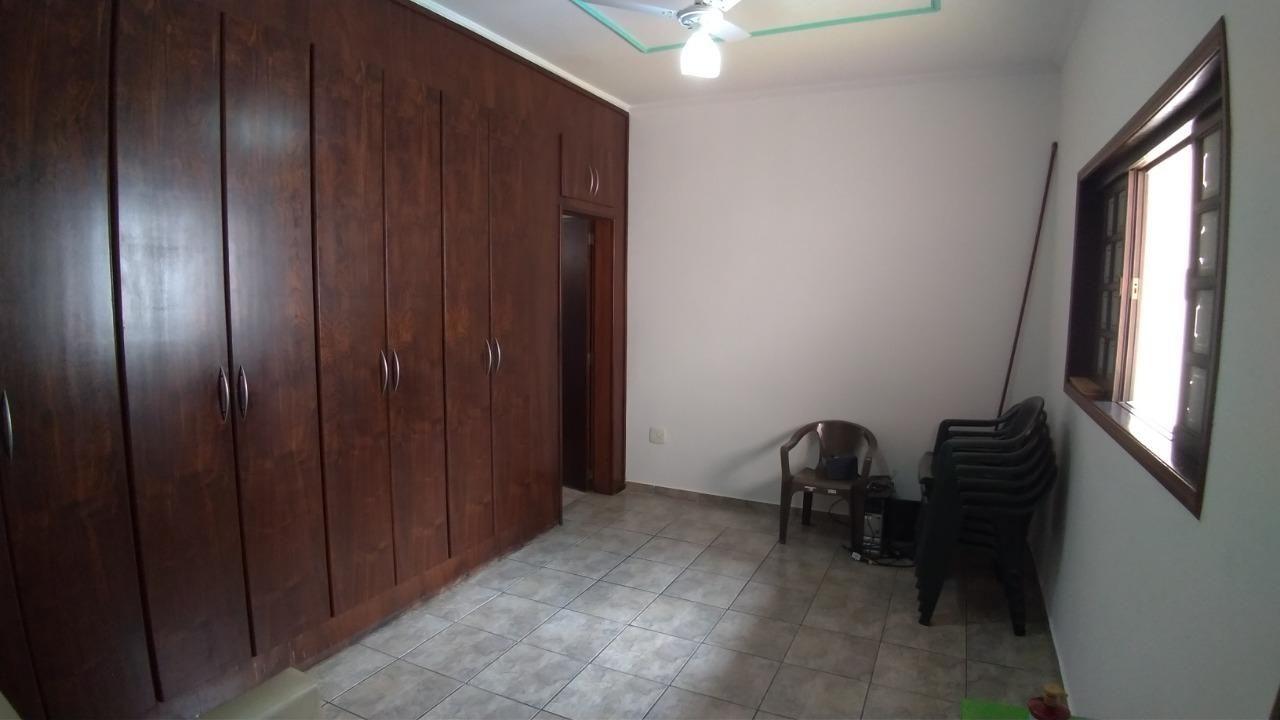 Casa à venda com 3 quartos, 332m² - Foto 26