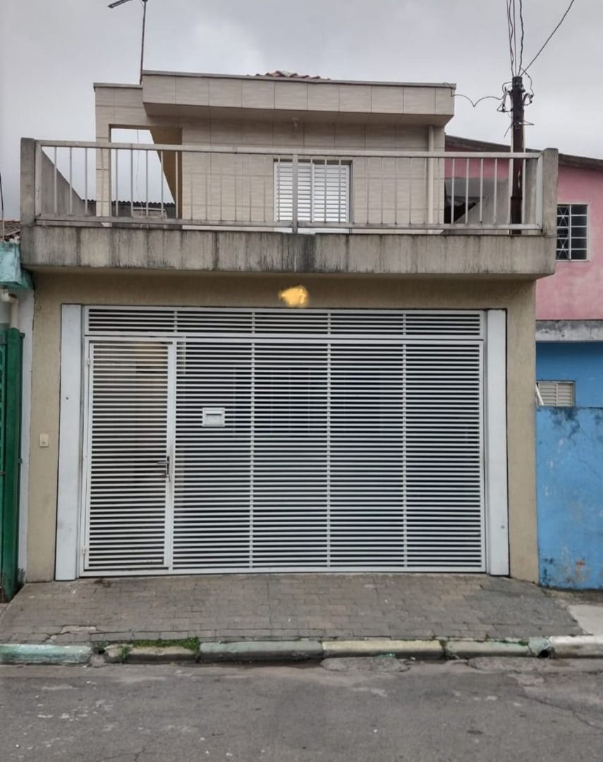 Sobrado à venda com 4 quartos, 125m² - Foto 1