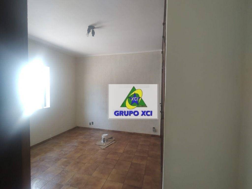 Casa à venda e aluguel com 3 quartos, 230m² - Foto 18