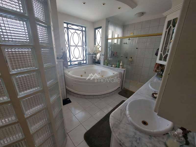 Casa de Condomínio à venda com 4 quartos, 600m² - Foto 55