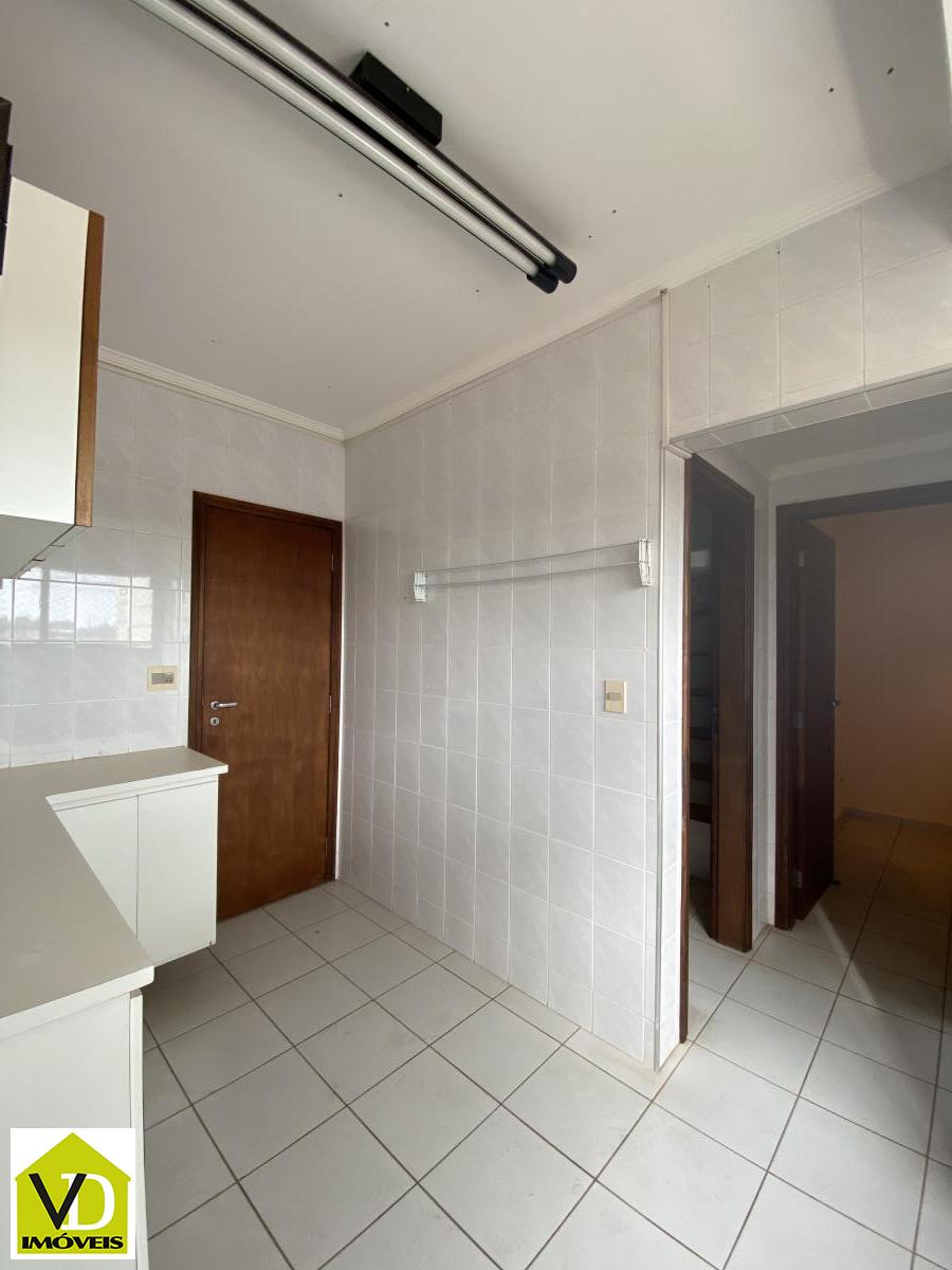 Apartamento à venda com 3 quartos, 180m² - Foto 8