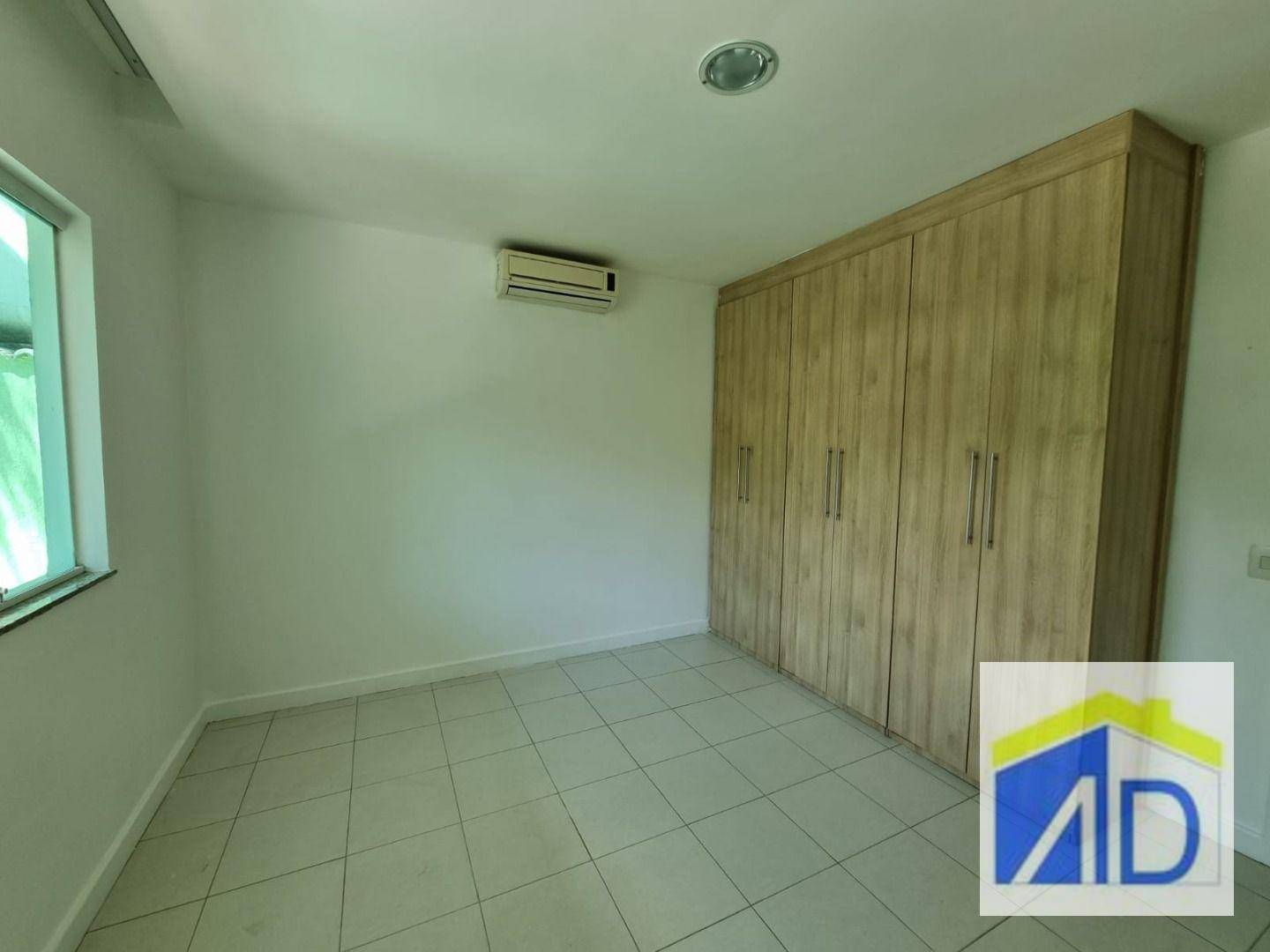 Casa de Condomínio para alugar com 3 quartos, 180m² - Foto 29