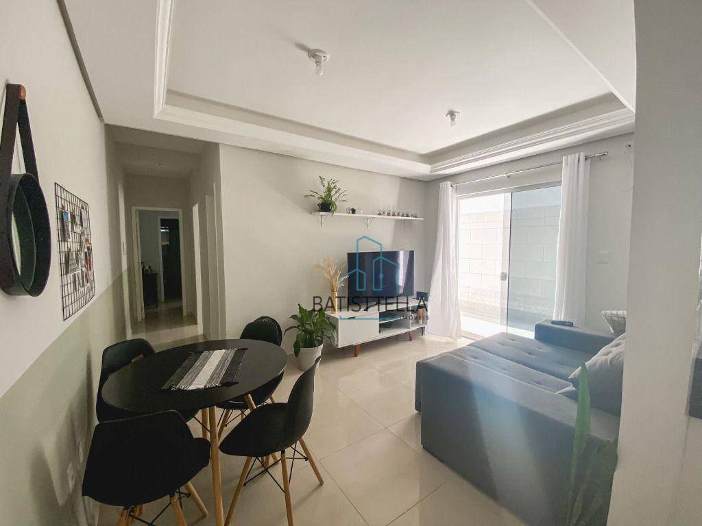 Apartamento à venda com 2 quartos, 77m² - Foto 1