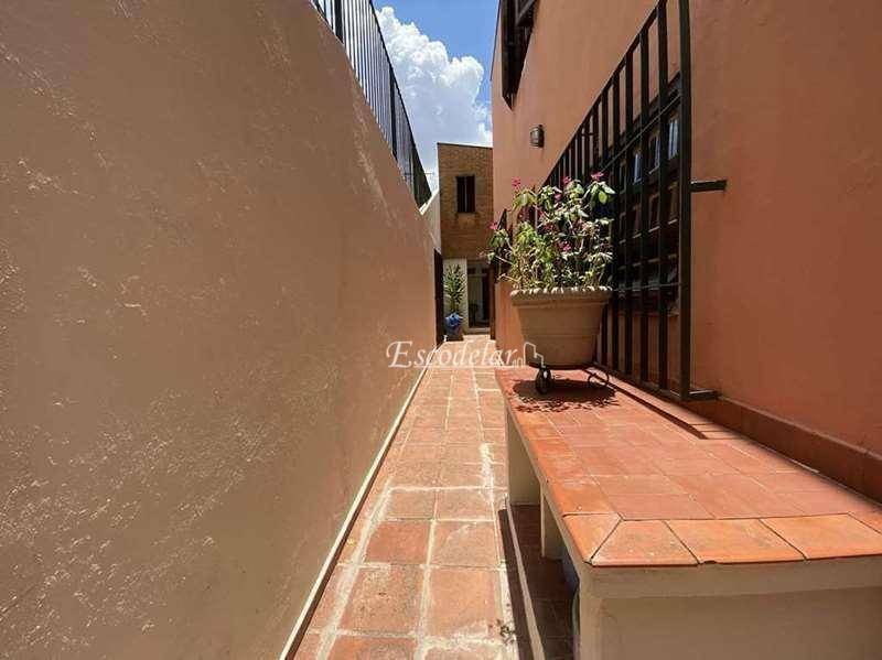 Sobrado à venda com 3 quartos, 210m² - Foto 25