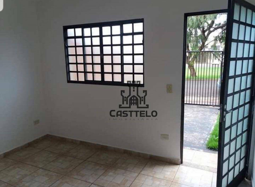 Casa à venda com 3 quartos, 64m² - Foto 2