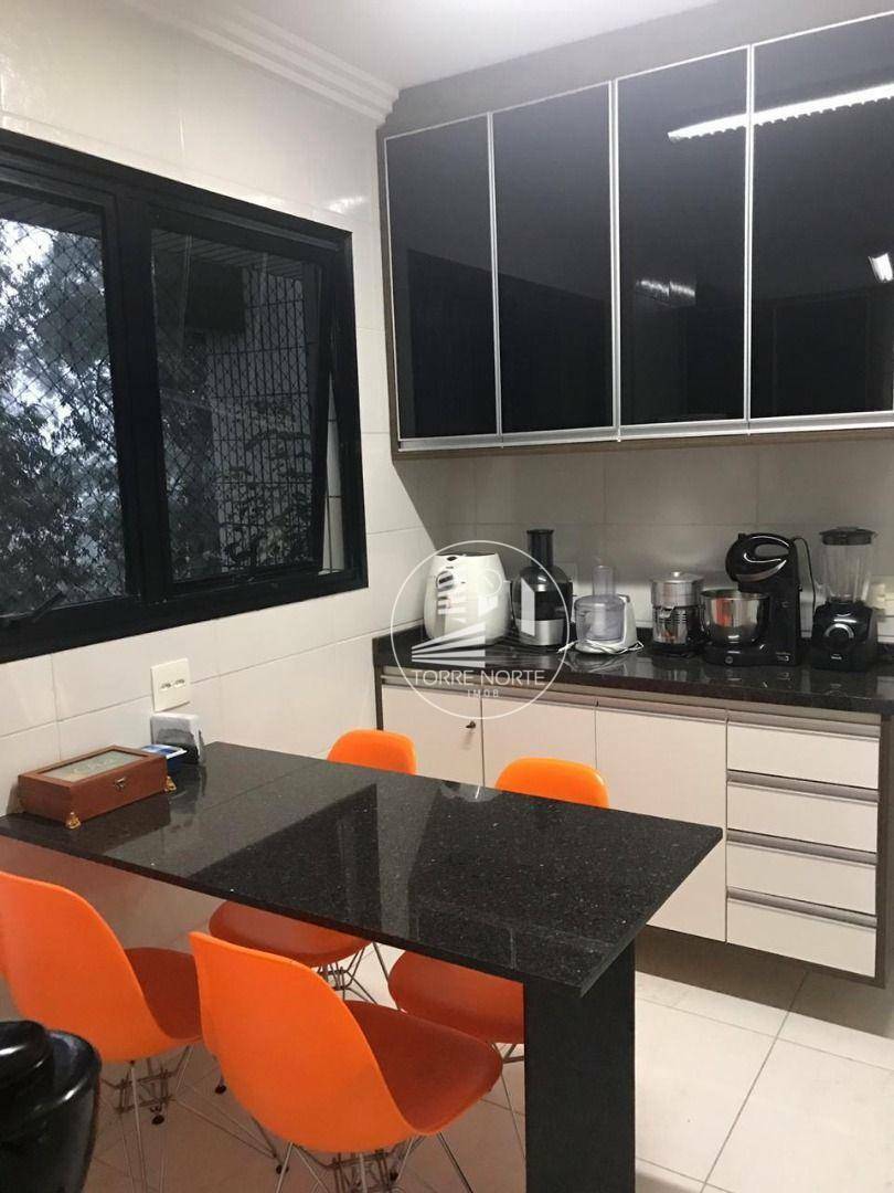 Apartamento à venda com 5 quartos, 230m² - Foto 25