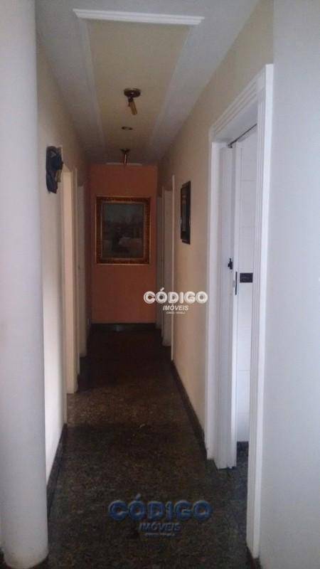 Casa à venda e aluguel com 3 quartos, 200m² - Foto 9