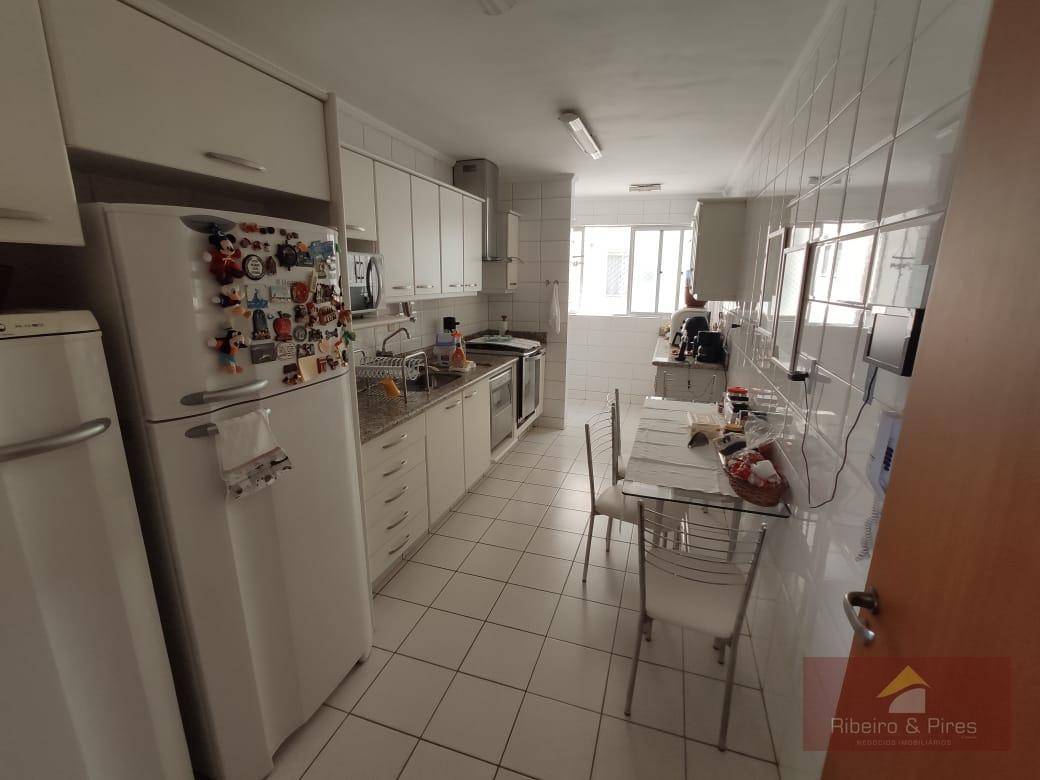 Apartamento à venda com 3 quartos, 126m² - Foto 2