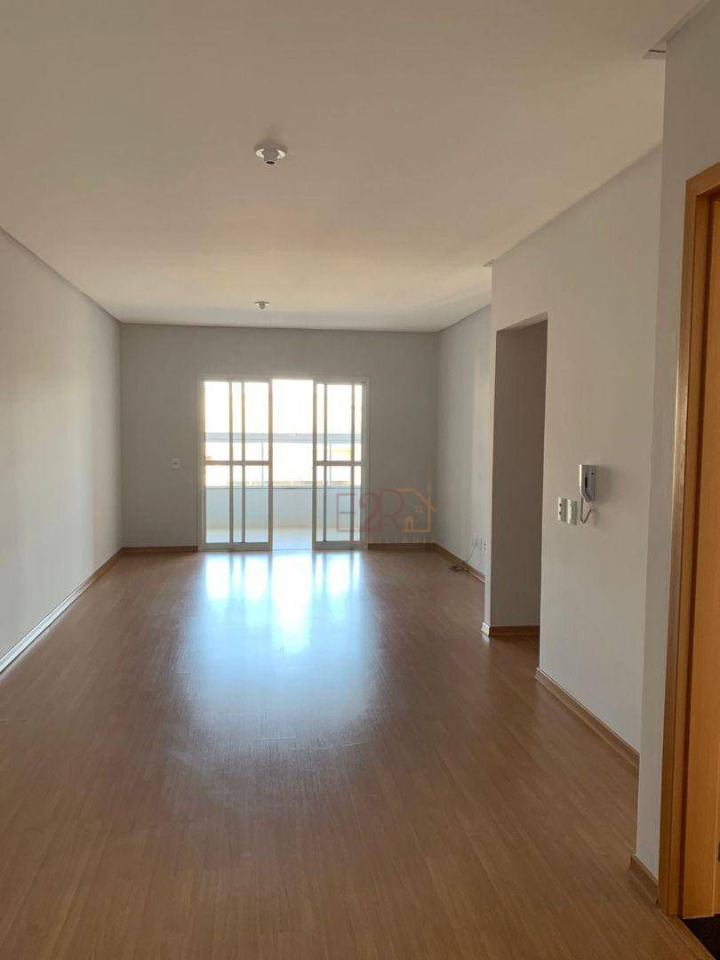 Apartamento à venda com 3 quartos, 115m² - Foto 1