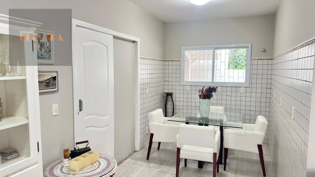 Casa, 3 quartos, 230 m² - Foto 4