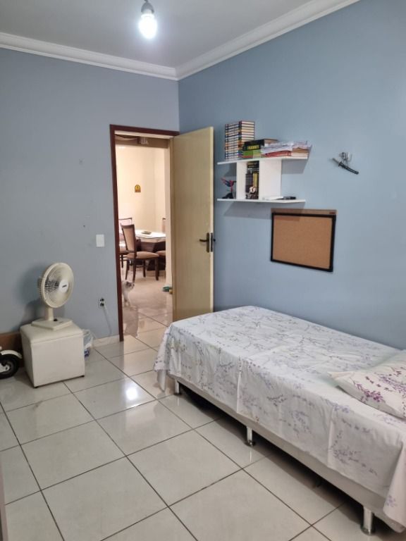 Casa de Condomínio à venda com 3 quartos, 233m² - Foto 13