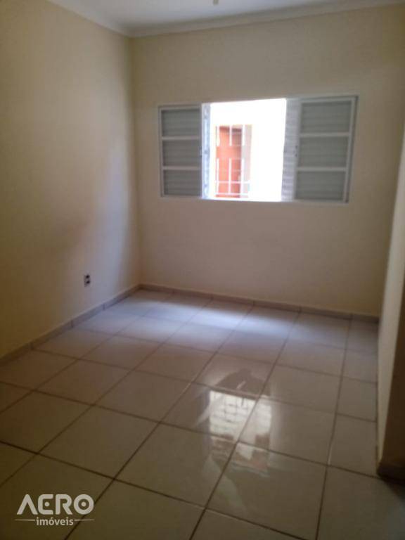 Casa à venda com 2 quartos, 130m² - Foto 15