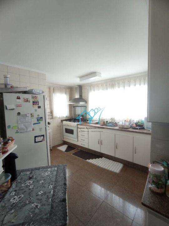 Apartamento à venda com 3 quartos, 183m² - Foto 12