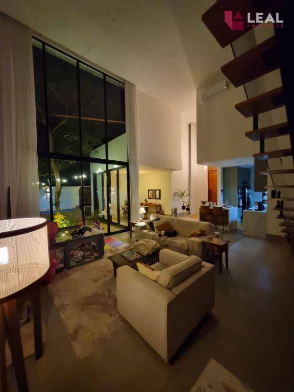 Casa de Condomínio à venda com 4 quartos, 235m² - Foto 3