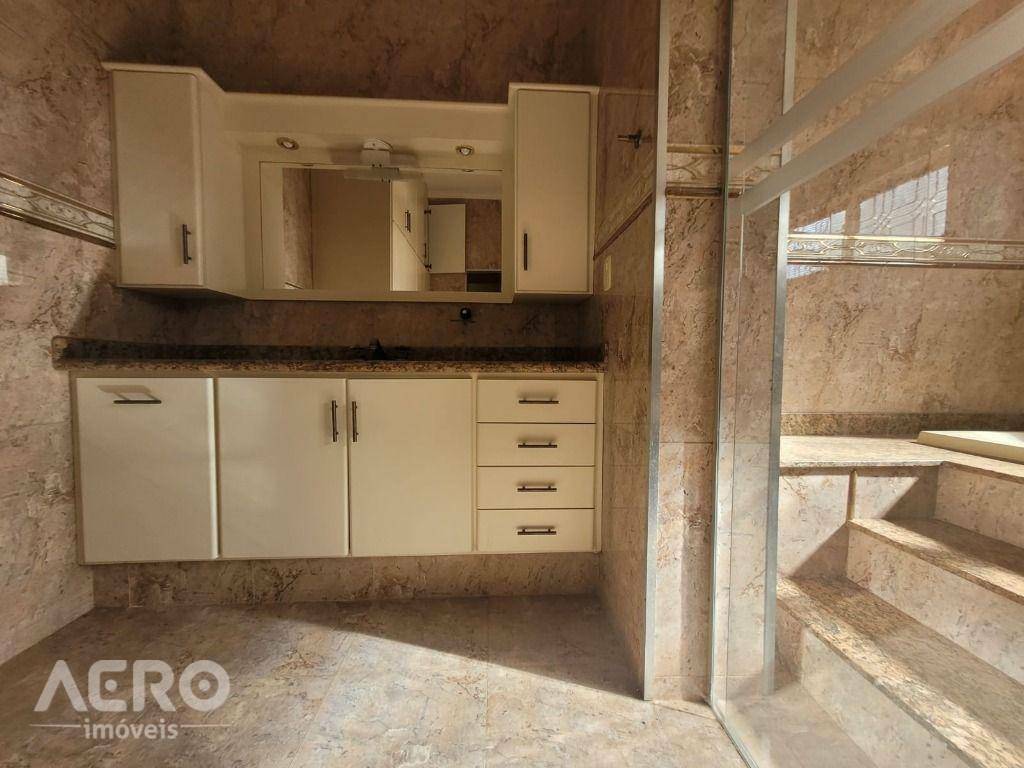 Casa à venda com 3 quartos, 500m² - Foto 11