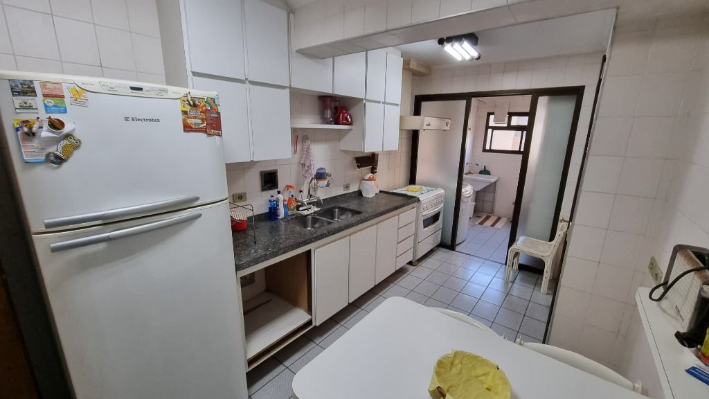 Apartamento à venda com 3 quartos, 140m² - Foto 17