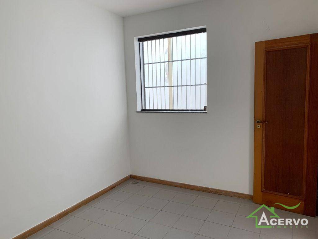 Casa de Condomínio à venda com 5 quartos, 650m² - Foto 2