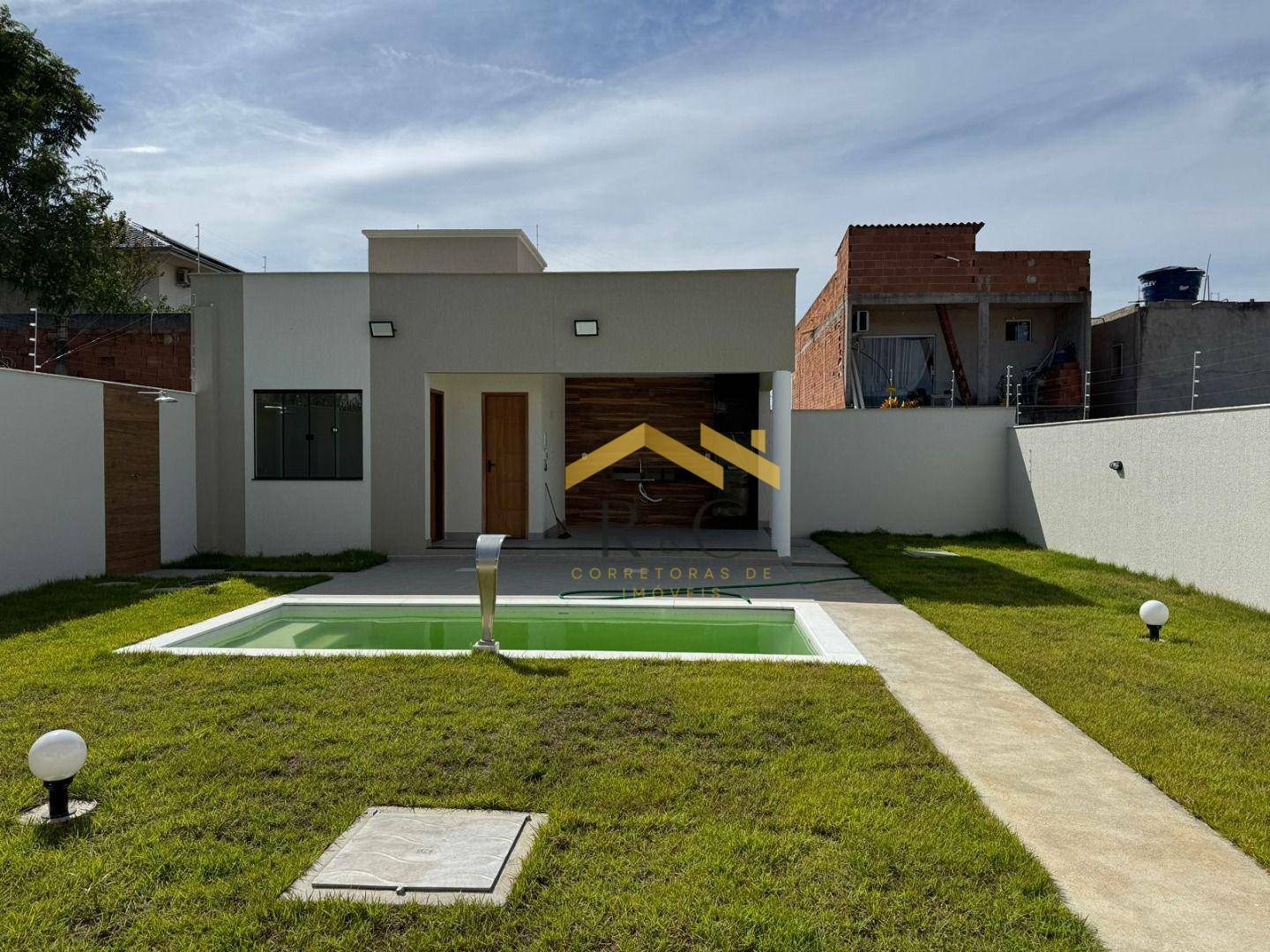 Casa à venda com 3 quartos, 130m² - Foto 1