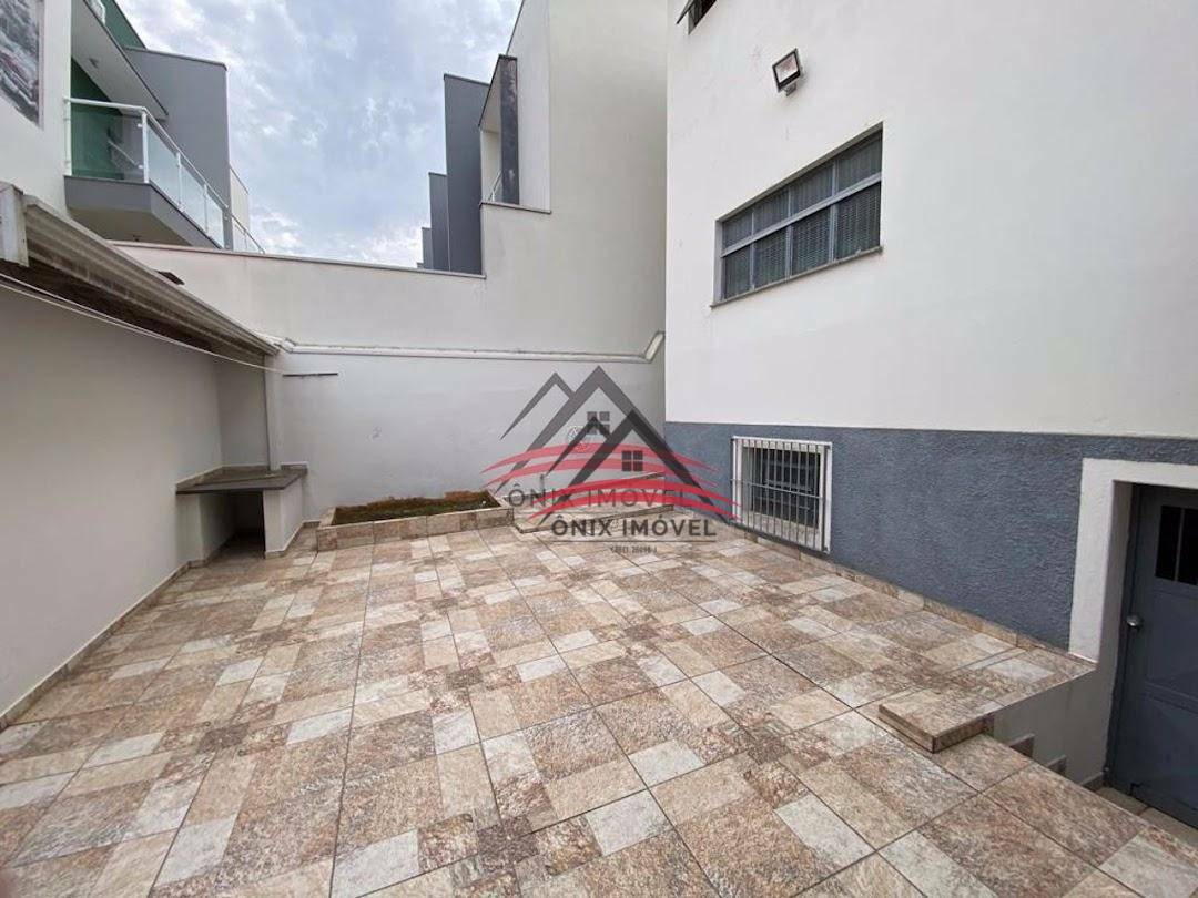 Casa à venda com 3 quartos, 360m² - Foto 10