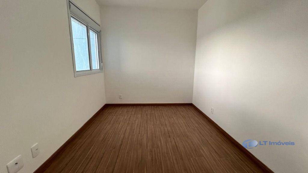 Apartamento para alugar com 2 quartos, 64m² - Foto 15