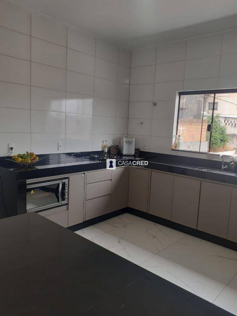 Casa à venda com 3 quartos, 237m² - Foto 16